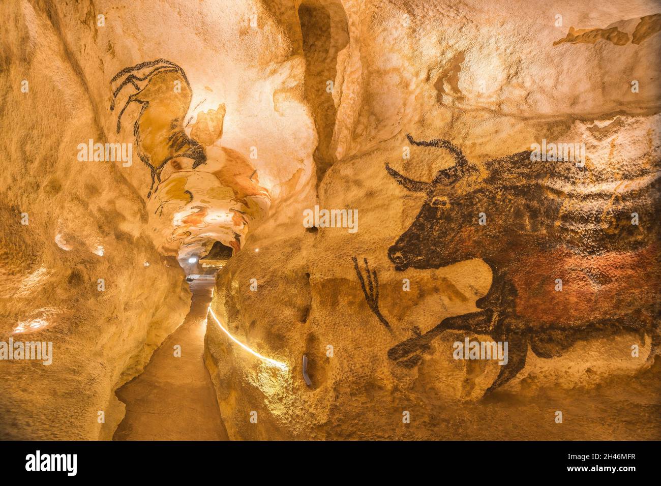 FRANKREICH, MONTIGNAC - LASCAUX, DORDOGNE (24): NENNEN SIE LASCAUX 4 12. OKTOBER 2016. FOTOTOUR DURCH DAS INTEGRALE FAKSIMILE : DER AXIALE TAUCHGANG Stockfoto