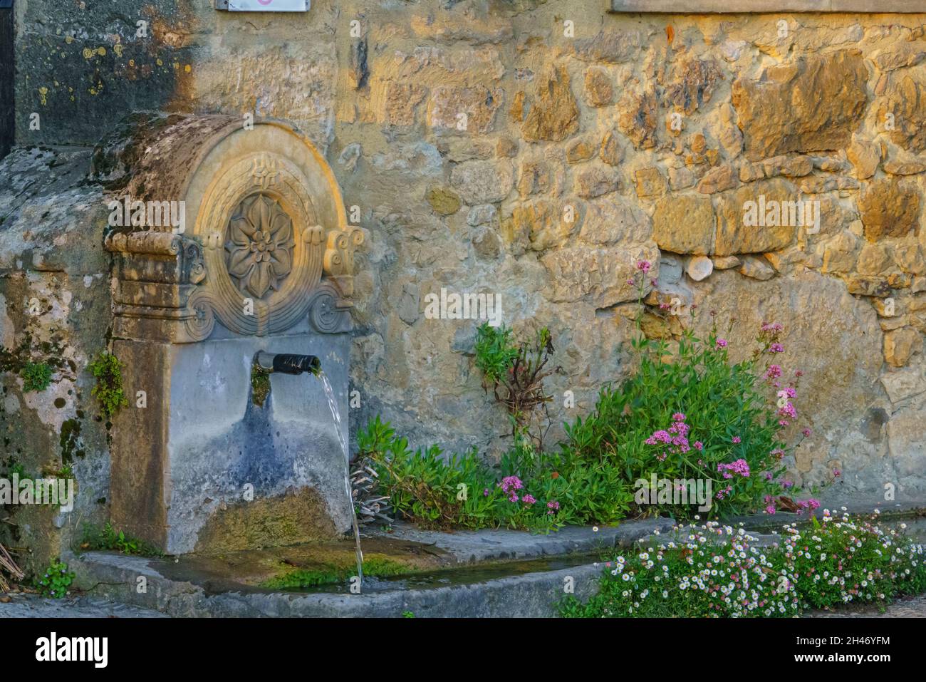 Steinbrunnen von Beynac et Cazenac, Frankreich Stockfoto