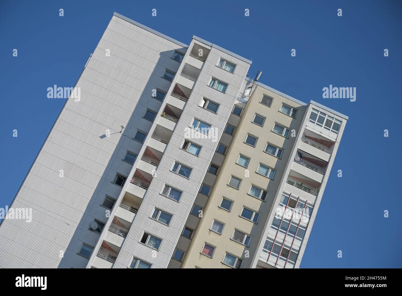 Plattenbau, Sonnenallee Ecke Dammweg, Dammwegsiedlung / Weiße Siedlung, Neukölln, Berlin, Deutschland Stockfoto