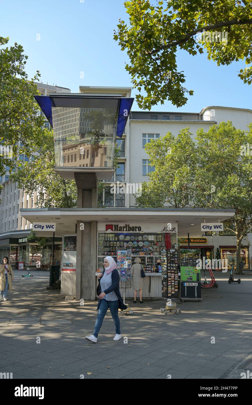 Historische Verkehrskanzel, Joachim- Thaler Platz, Kurfürstendamm, Charlottenburg, Berlin, Deutschland Stockfoto