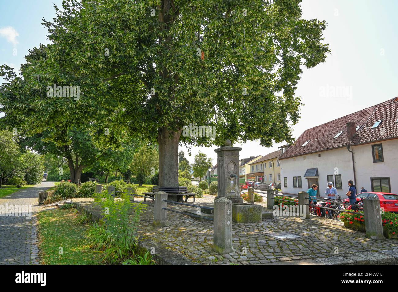Brunnen vor dem Tore, Lindenbaum, Ort des Liedes von Franz Schubert, Bad Sooden-Allendorf, Hessen, Deutschland Stockfoto