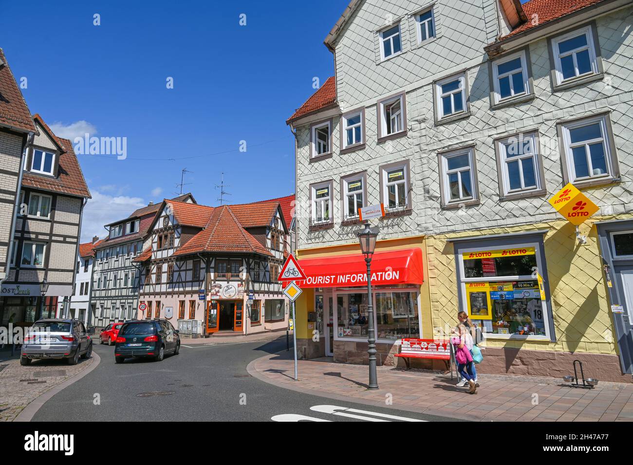 Straßenszene, Am Markt, Altstadt, Witzenhausen, Hessen, Deutschland Stockfoto