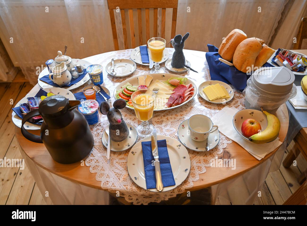 Typisch deutscher Frühstückstisch Stockfotografie