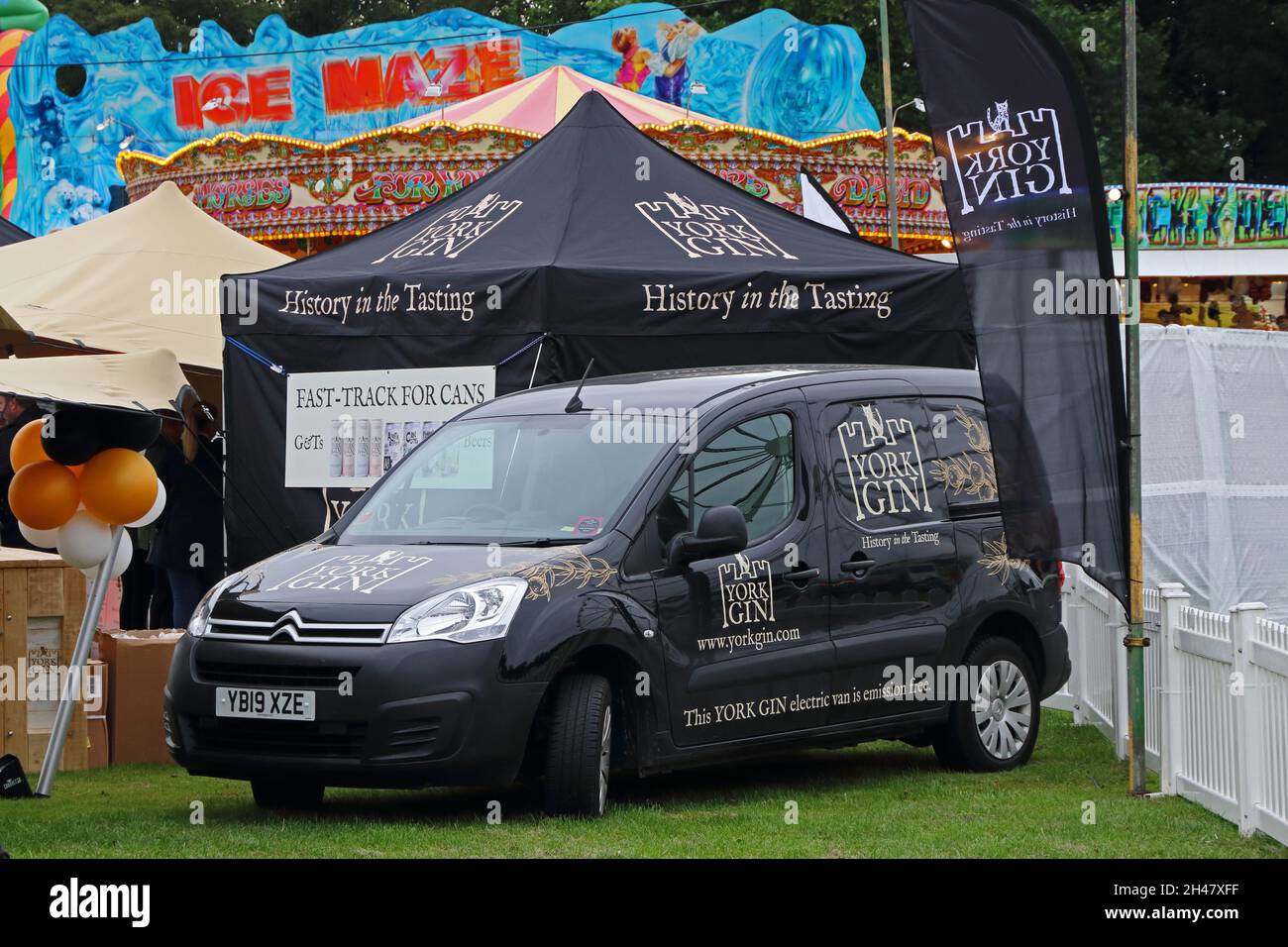 York Gin Van und Hospitality Zelt auf der York Balloon Fiesta 2021 Stockfoto