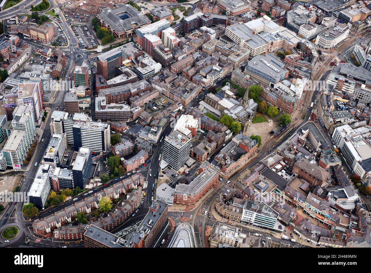 Eine Luftaufnahme des Stadtzentrums von Sheffield, Geschäfts- und Rechtsgebiet, South Yorkshire, Nordengland, Großbritannien Stockfoto