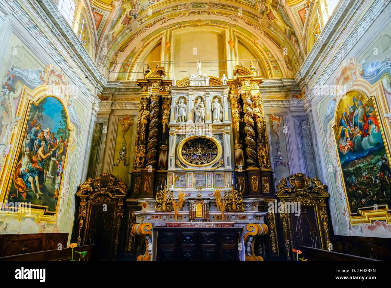San Carlo Borromeo (jetzt des Allerheiligsten Sakraments) Kapelle in der Kathedrale von San Lorenzo in Alba. Die Kathedrale befindet sich im östlichen Teil der an Stockfoto