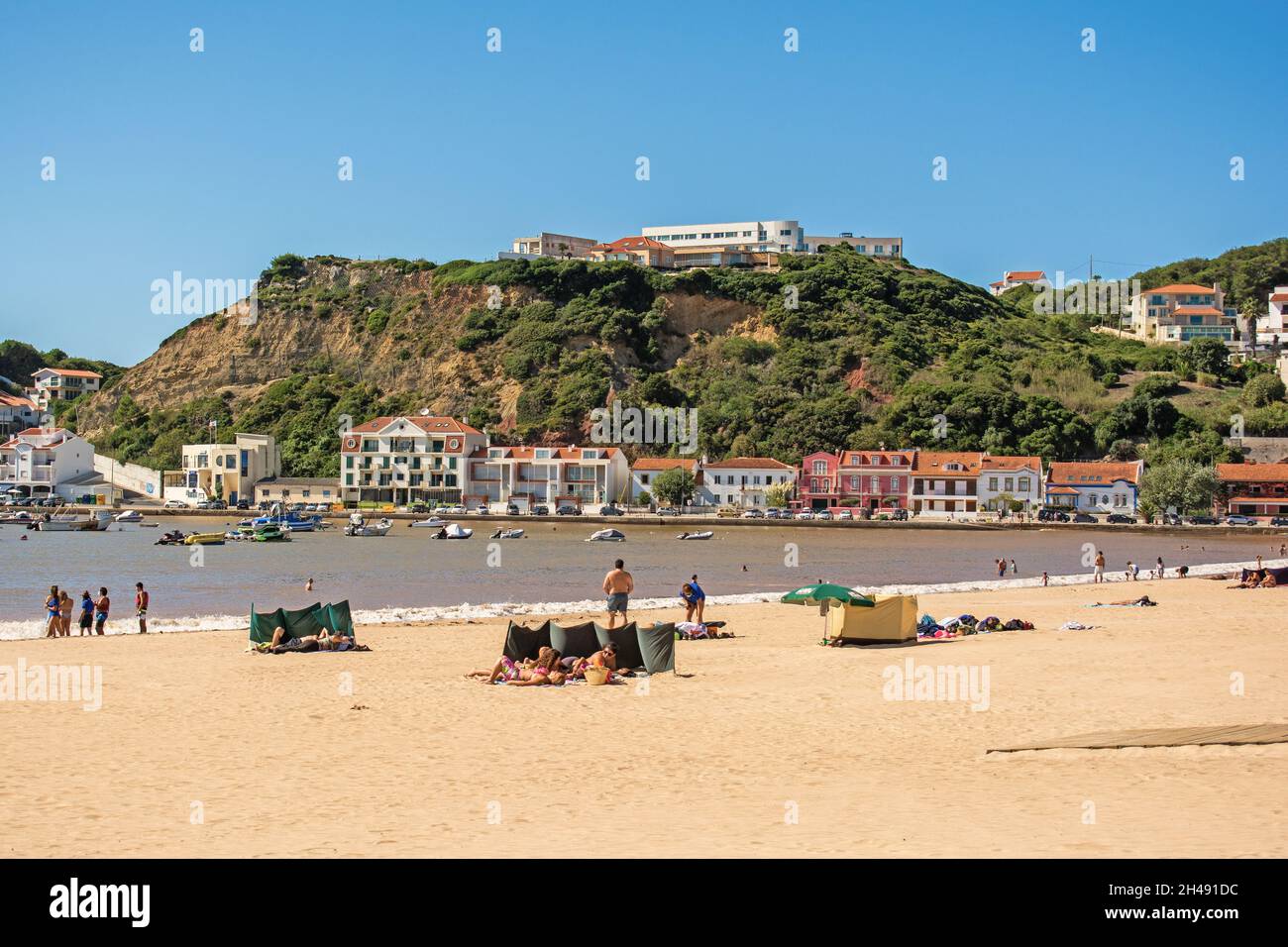 São Martinho do Porto, Portugal. Blick auf den Sandstrand und die Bucht Stockfoto