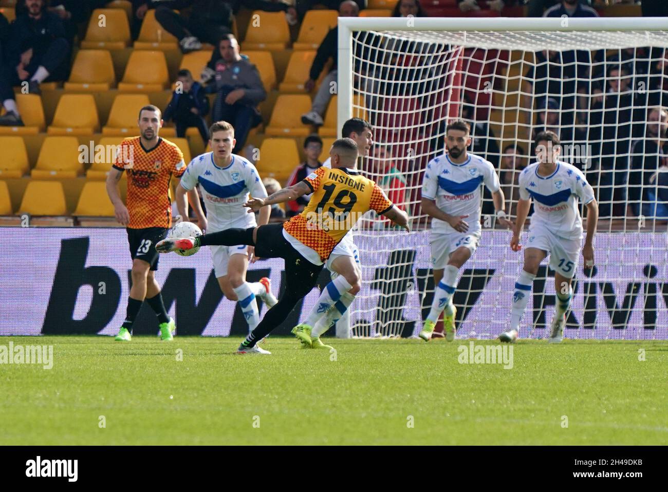 Benevento, Italien. November 2021. Roberto Insigne (Benevento Calcio) während Benevento Calcio gegen Brescia Calcio, Italienische Fußballmeisterschaft Liga BKT in Benevento, Italien, November 01 2021 Quelle: Independent Photo Agency/Alamy Live News Stockfoto