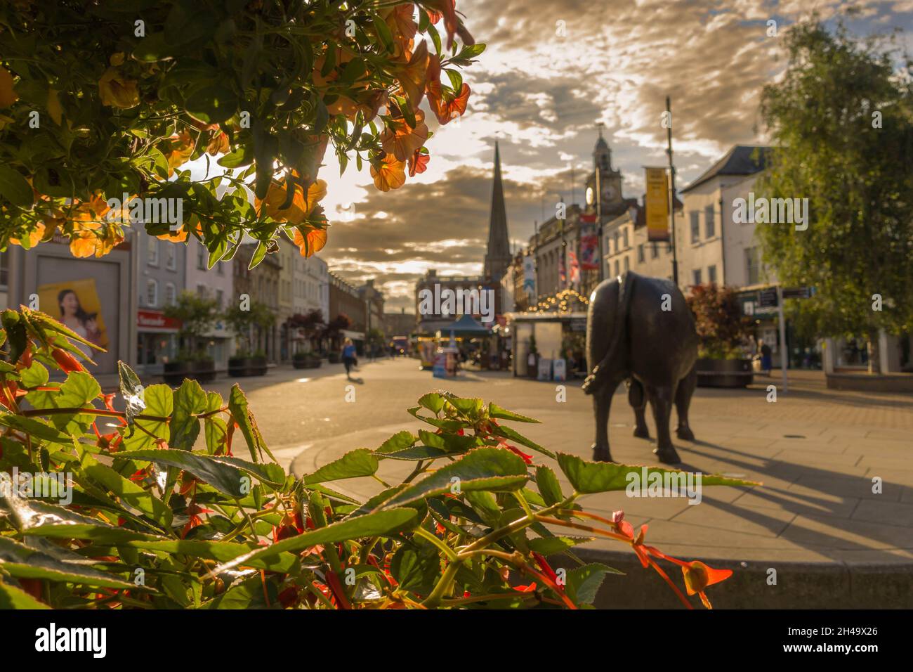 Abendsonne geht über High Town Hereford UK unter. September 2021. Stockfoto