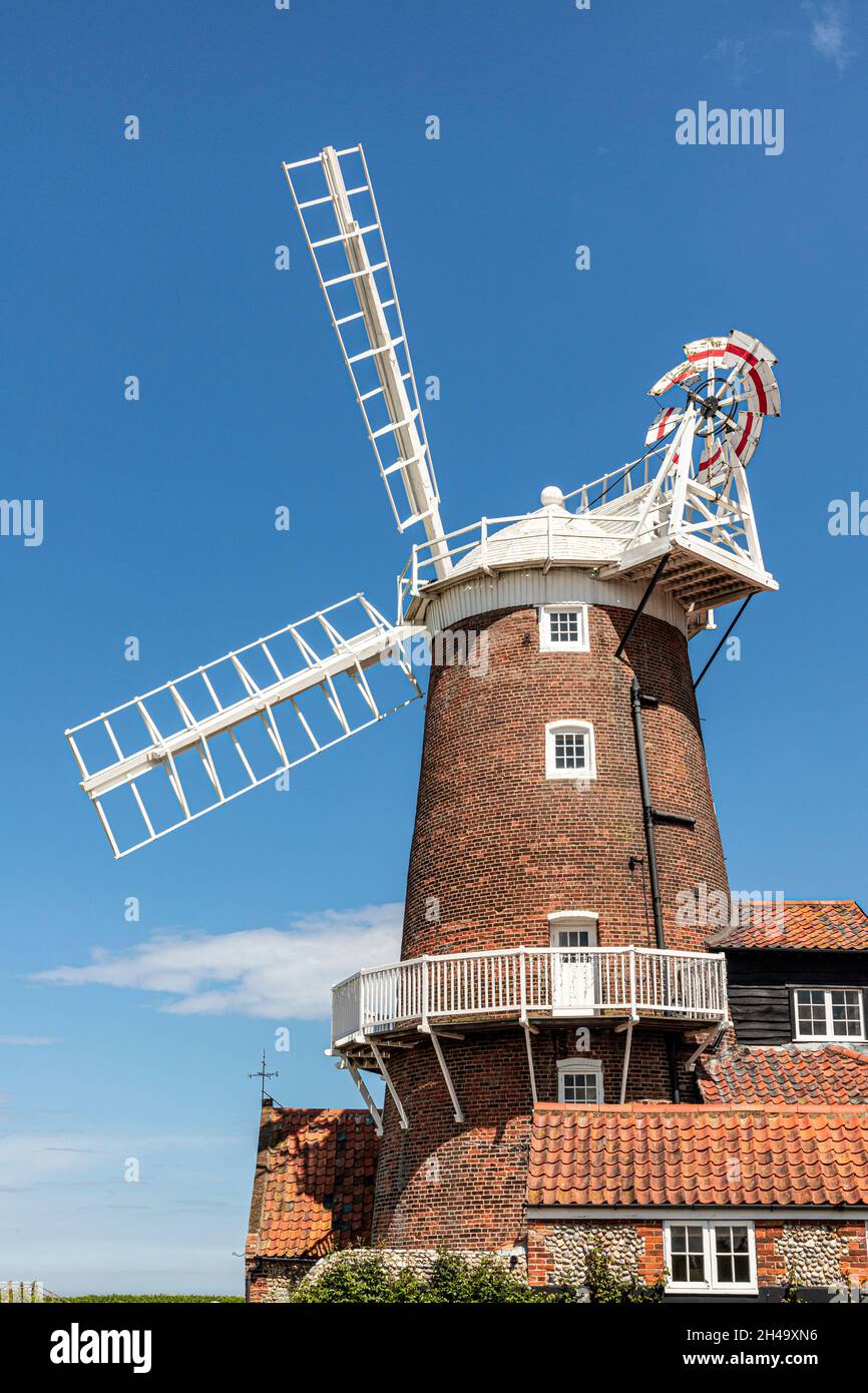 Die Cley Windmühle aus dem frühen 19. Jahrhundert im Dorf Cley am Meer, Norfolk UK Stockfoto
