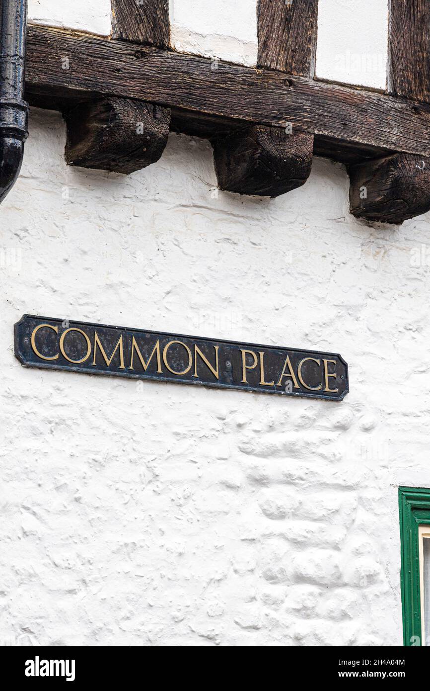 Common Place - der Name des Platzes und eines denkmalgeschützten Gebäudes im Dorf Little Walsingham, Norfolk UK. Stockfoto