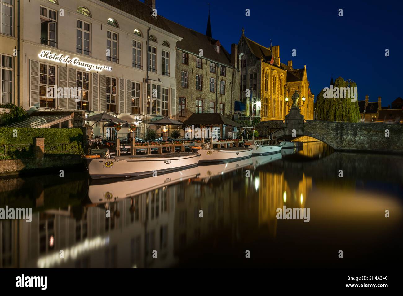 Nachtansicht über Hotel Orangerie, Brügge, Belgien Stockfoto