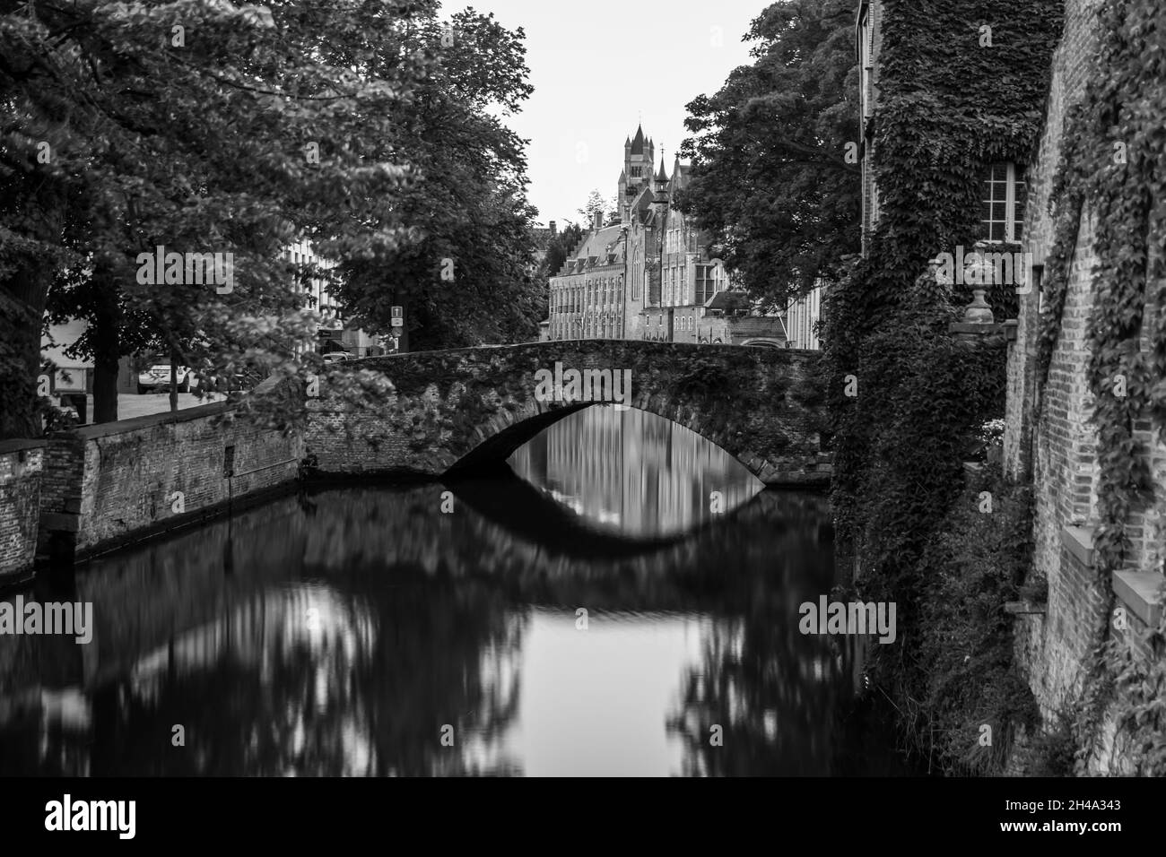 2017. Juli, nächtliches Stadtbild in Brügge, Belgien am Rozenhoedkaai Stockfoto