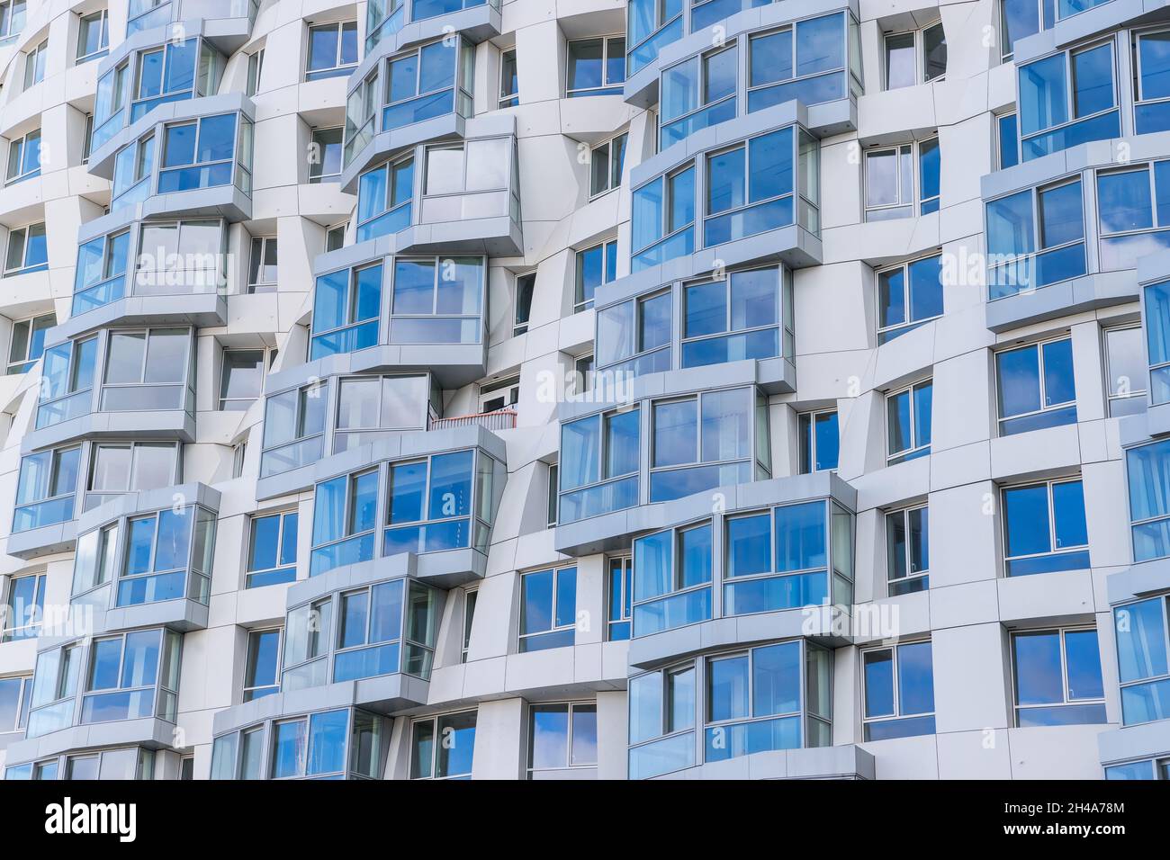 Detail des Gebäudes von Frank Gehry im Kraftwerk Battersea Stockfoto