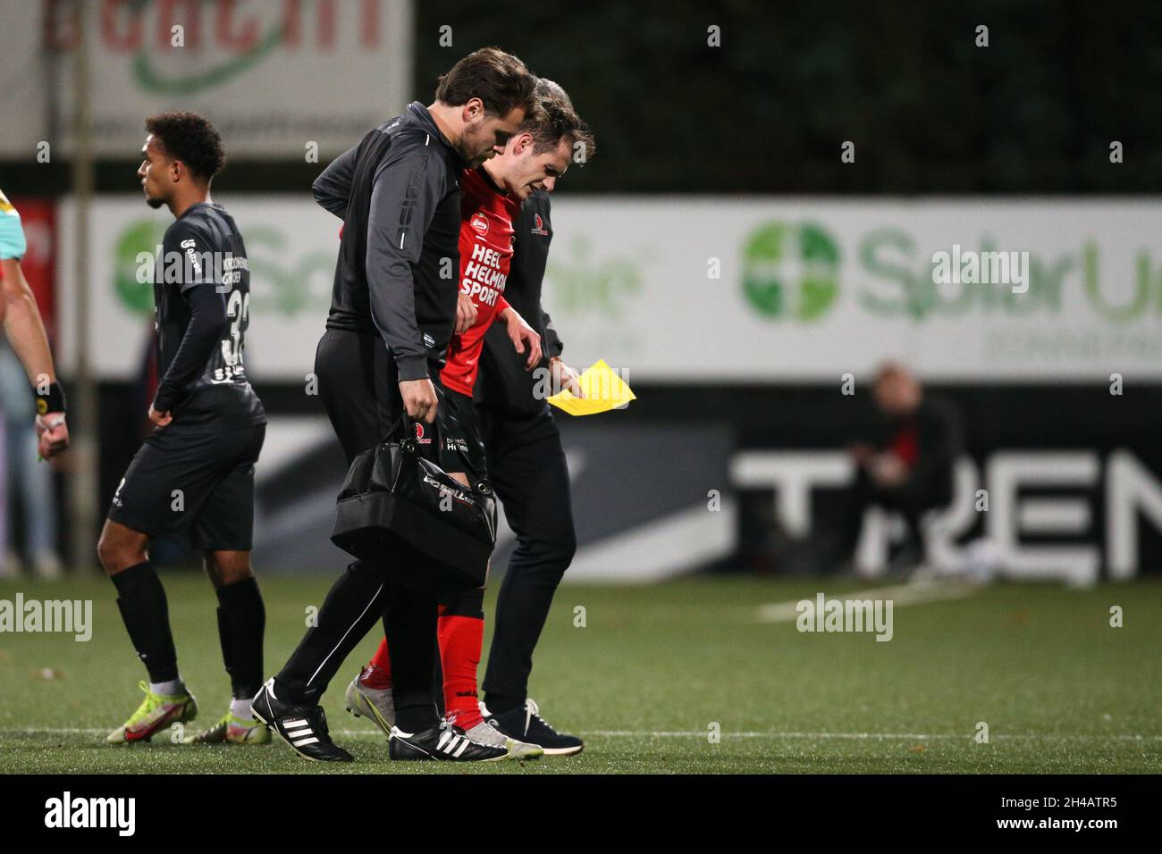 HELMOND, NIEDERLANDE - 1. NOVEMBER: Sander Vereijken von Helmond Sport beim niederländischen Keukenkampioendivisie-Spiel zwischen Helmond Sport und Almere City am 1. November 2021 im SolarUnie Stadion in Helmond, Niederlande (Foto: Perry v.d. Leuvert/Orange Bilder) Stockfoto