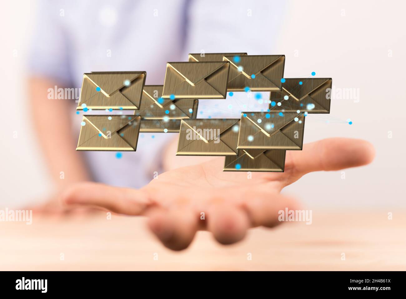 E-Mail- und Spam-Nachrichten werden auf einer futuristischen Oberfläche angezeigt Stockfoto