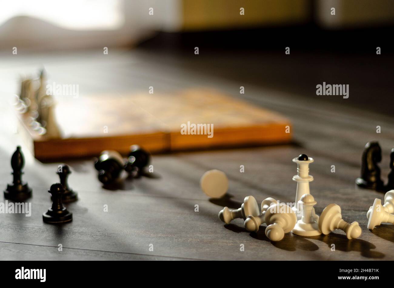 Schach auf das Spielfeld schieben Stockfoto