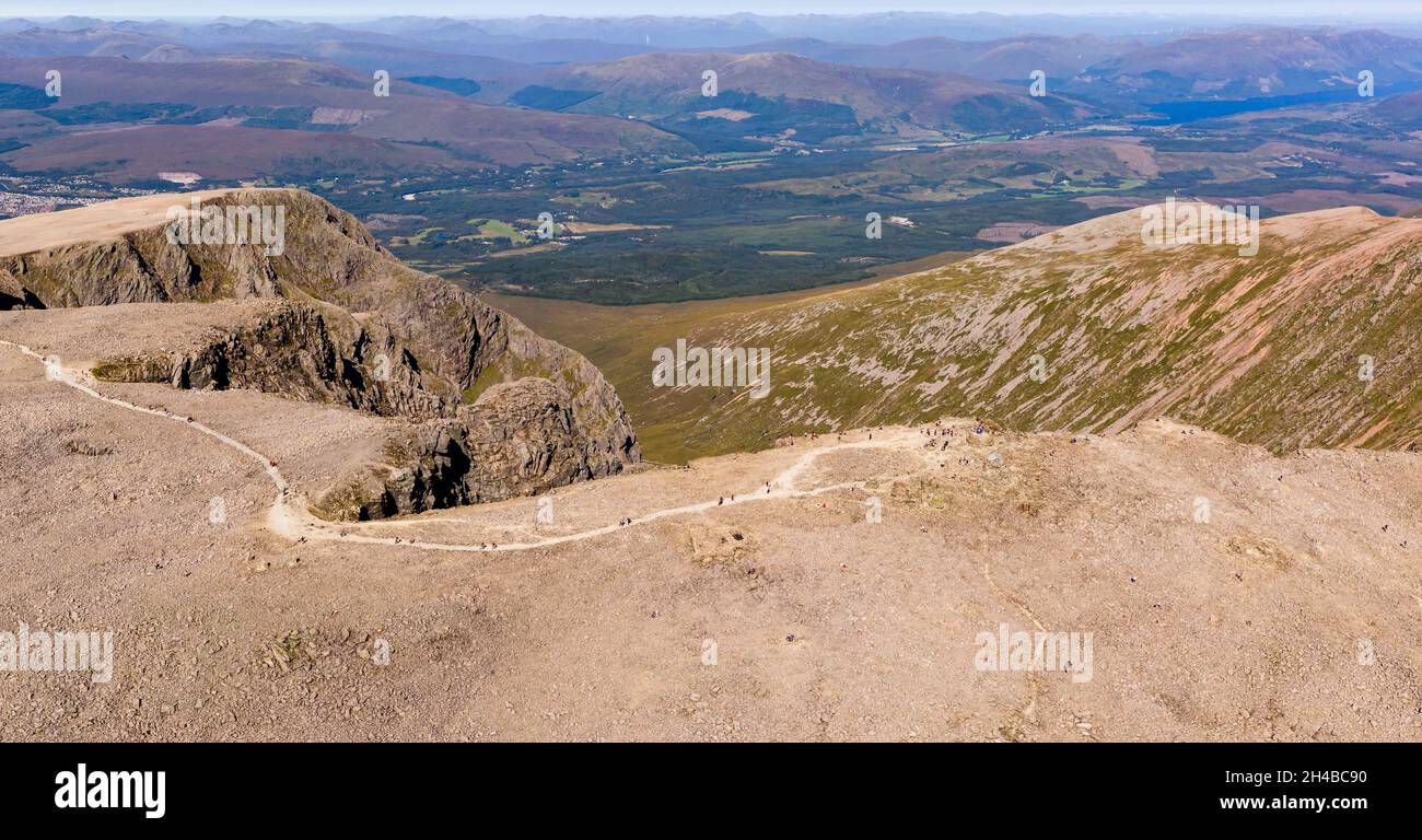 Luftaufnahme des Gipfels von Ben Nevis in Schottland - dem höchsten Berg Großbritanniens Stockfoto