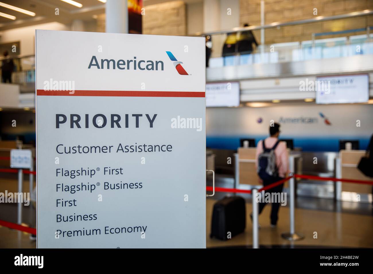Los Angeles, Kalifornien, USA. März 2019. American Airlines Group Inc. Priority Check-in im Terminal 4 am internationalen Flughafen Los Angeles (LAX) am Freitag, den 29. März 2019 in Los Angeles, Kalifornien. © 2019 Patrick T. Fallon (Bildnachweis: © Patrick Fallon/ZUMA Press Wire) Stockfoto