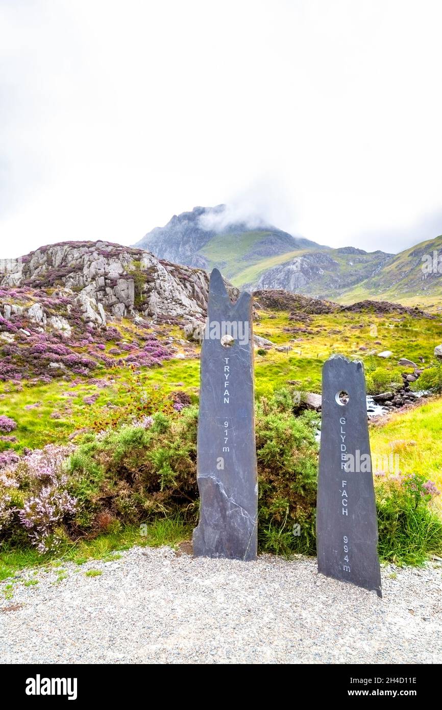 Markierungen für Gipfel im Cwm Idwal Nature Reserve, Snowdonia, Wales, Großbritannien Stockfoto