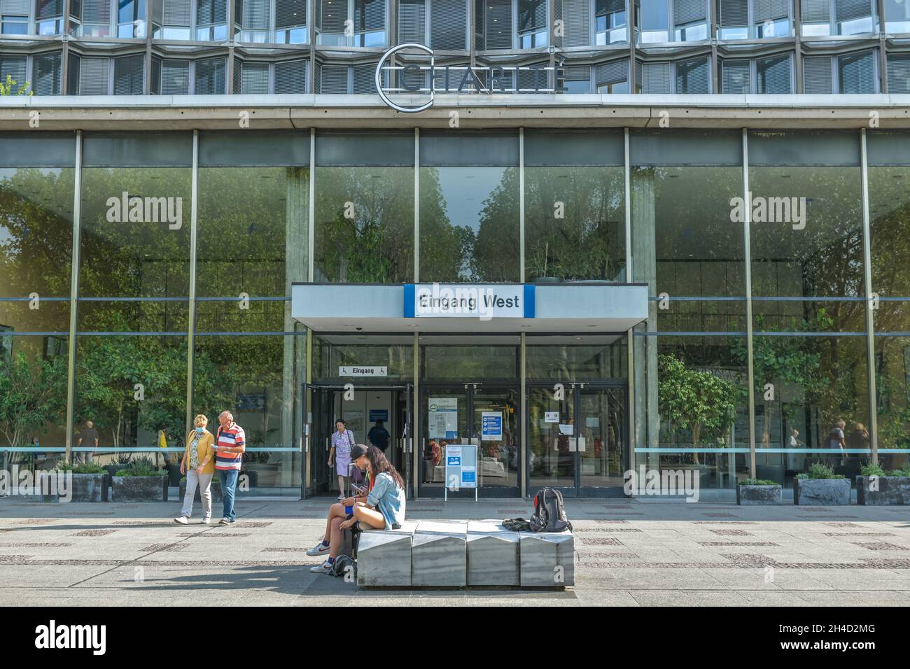 Eingang West, Krankenhaus' Benjamin Franklin, Hindenburgdamm, Steglitz, Berlin, Deutschland Stockfoto