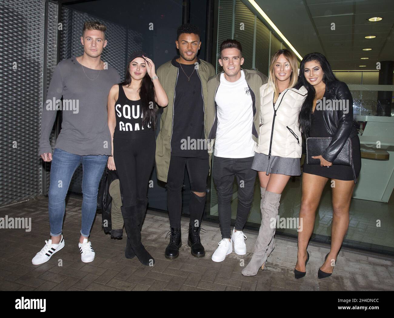 Die Darsteller von Geordie Shore kommen im MTV-Hauptquartier in London an, um die vorletzte Episode von Geordie Shore: The Greek Odyssey in dieser Saison zu sehen. Stockfoto