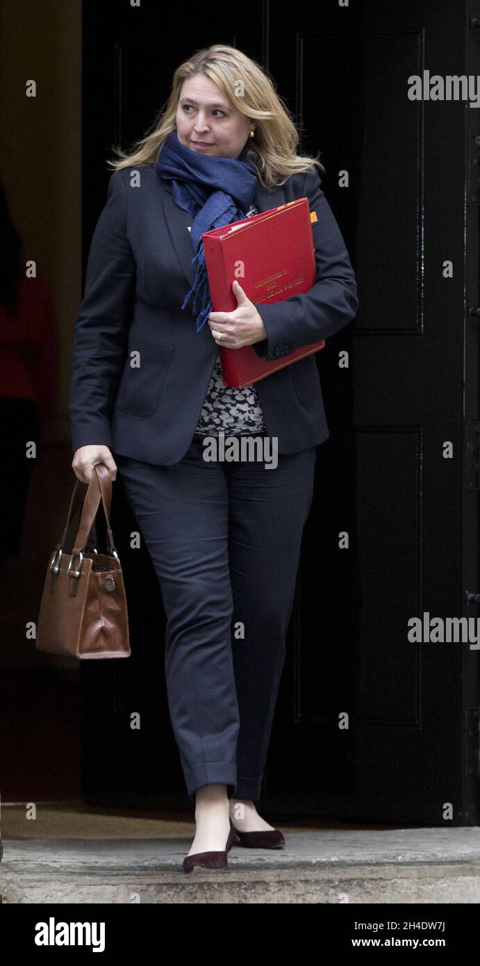 Die Ministerin für Kultur, Medien und Sport Karen Bradley nimmt an einer Kabinettssitzung in der Downing Street, London, Teil. Stockfoto