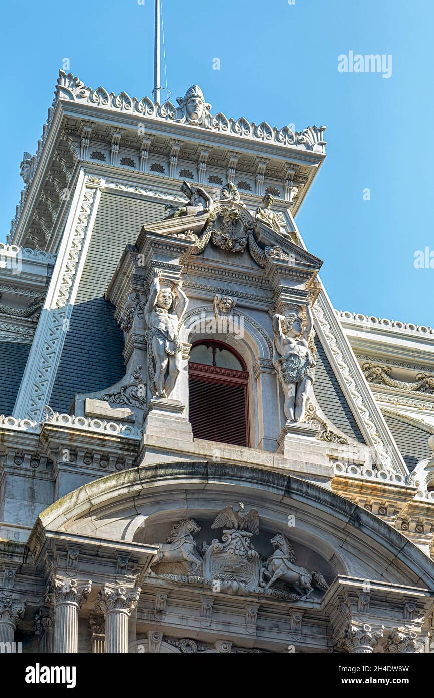 Das Rathaus von Philadelphia befindet sich im geographischen Zentrum von Philadelphia und war bis 1986 das höchste Gebäude der Stadt nach dem „Gentlemen's Agreement“. Stockfoto