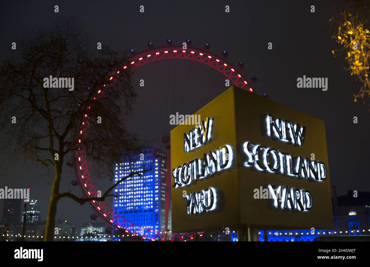 Neues Schild von Scotland Yard am Metropolitan Police Headquarters auf dem neuen Standort im Curtis Green Building, Victoria Embankment. Bilddatum: Montag, 19. Dezember 2016. Bildnachweis sollte lauten: Isabel Infantes / EMPICS Entertainment. Stockfoto