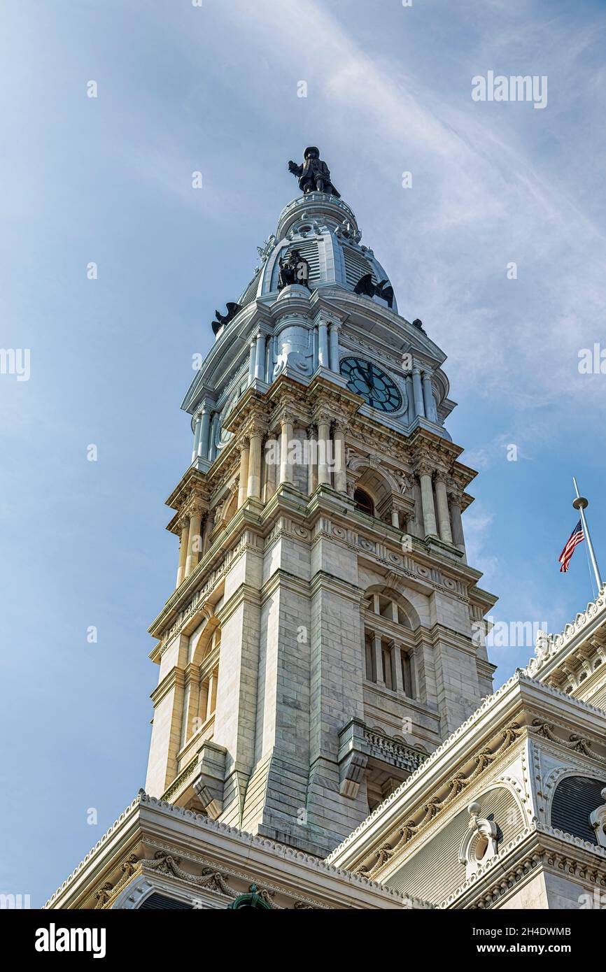 Das Rathaus von Philadelphia befindet sich im geographischen Zentrum von Philadelphia und war bis 1986 das höchste Gebäude der Stadt nach dem „Gentlemen's Agreement“. Stockfoto