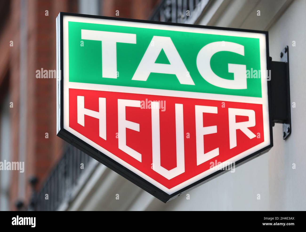 Ein TAG Heuer-Logo vor der Schweizer Luxusfertigungsniederlassung im Zentrum von London. Bild datiert: Mittwoch, 23. Januar 2019. Bildnachweis sollte lauten: Isabel Infantes / EMPICS Entertainment. Stockfoto