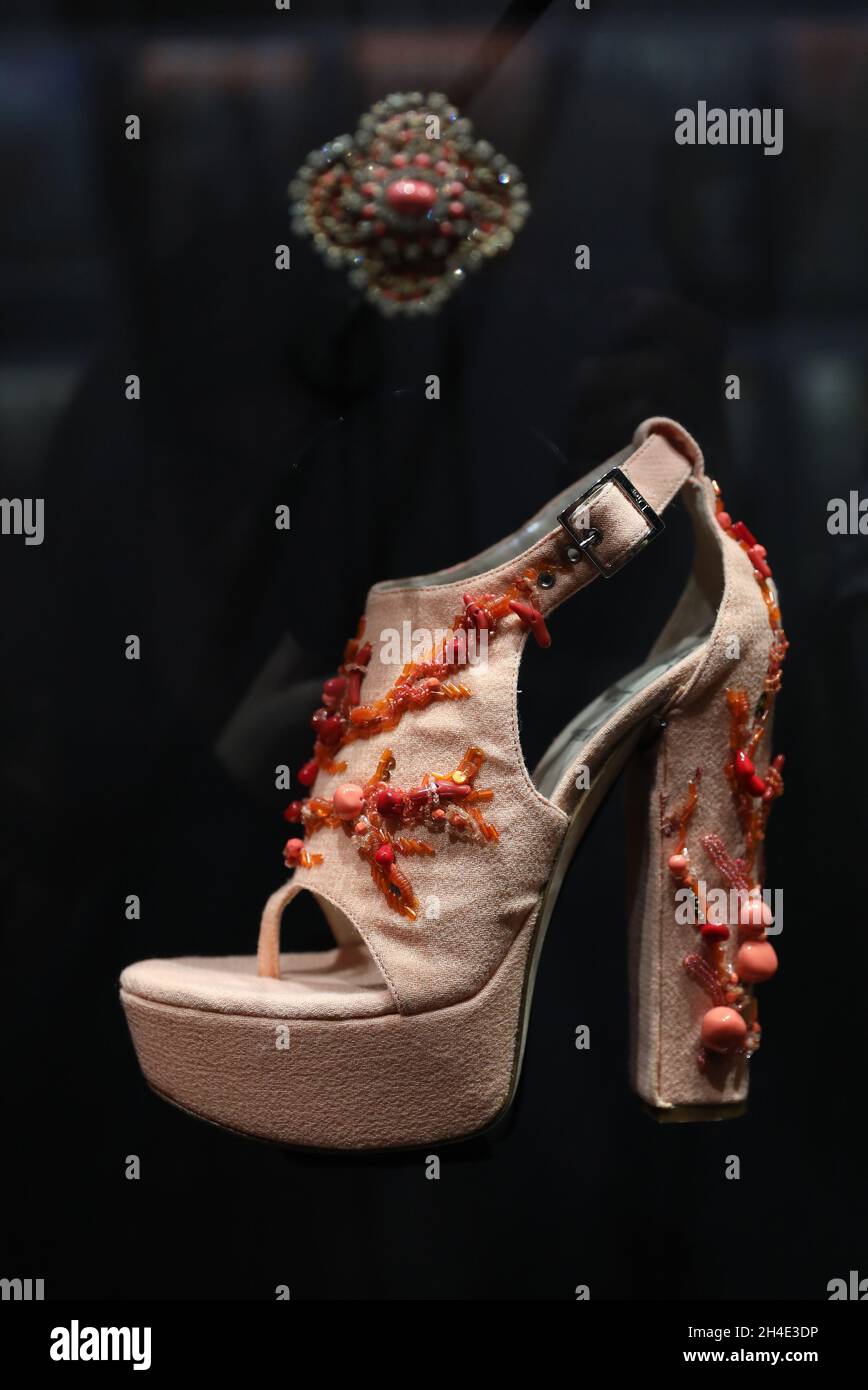 Ein Schuh, der im „Christian Dior: Designer of Dreams“ im Victoria and Albert Museum, London, ausgestellt wurde. Bild datiert: Mittwoch, 30. Januar 2019. Bildnachweis sollte lauten: Isabel Infantes / EMPICS Entertainment. Stockfoto