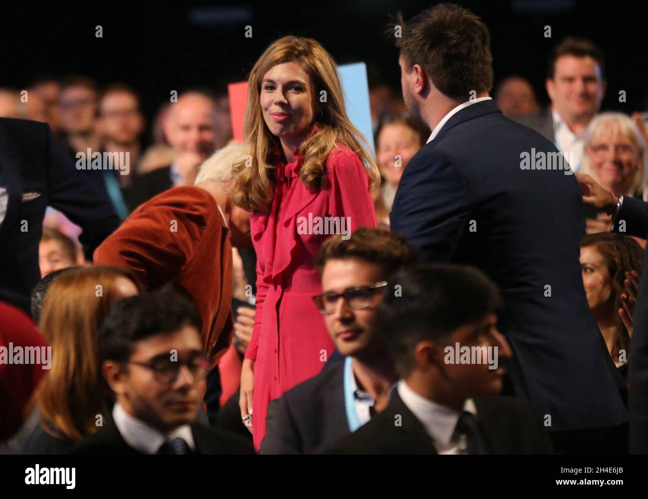 Carrie Symonds, die Freundin von Boris Johnson, Carrie Symonds, kommt an, um sich vor der Hauptrede des Premierministers am letzten Tag der Konferenz der Konservativen Partei im Manchester Convention Center zu setzen. Bild datiert: Mittwoch, 2. Oktober 2019. Bildnachweis sollte lauten: Isabel Infantes / EMPICS Entertainment. Stockfoto