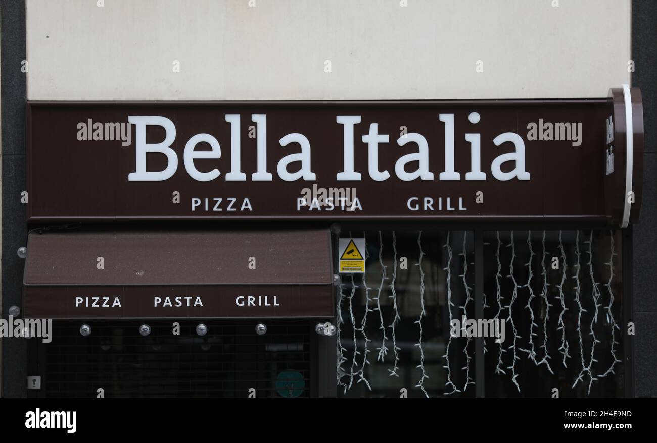 Ein geschlossenes Bella Italia Restaurant am Strand. Der Eigentümer der Restaurantketten in der High Street, die Casual Dining Group, ist in die Verwaltung gegangen, und 1,900 der 6,000 Mitarbeiter des Unternehmens werden ihre Arbeit verlieren. Bilddatum: Freitag, 3. Juli 2020. Stockfoto