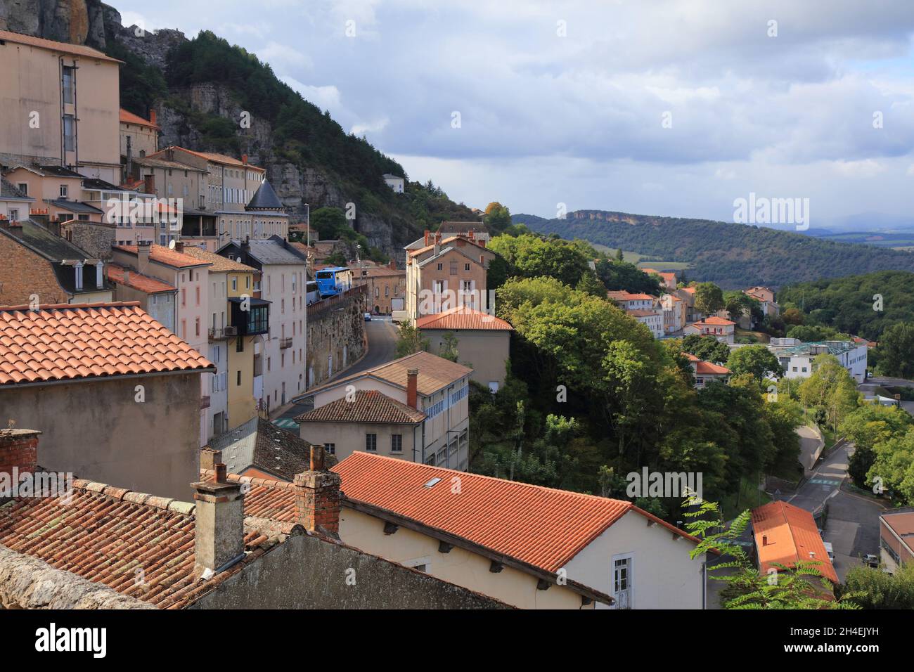 Roquefort-sur-Soulzon Stadt im Département Aveyron in Frankreich. Berühmtes Käseziel. Stockfoto