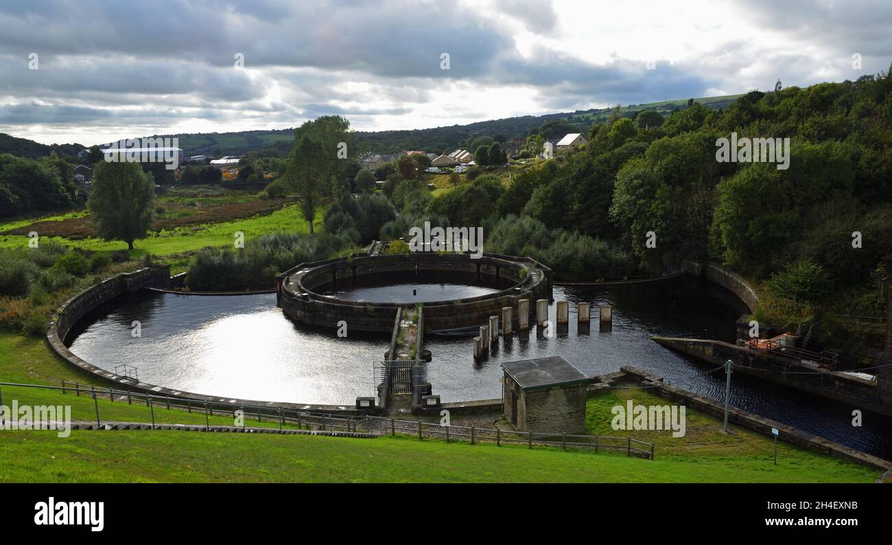 Bottoms Reservoir in der Nähe von Hadfield Derbyshire im Peaks National Park. Stockfoto