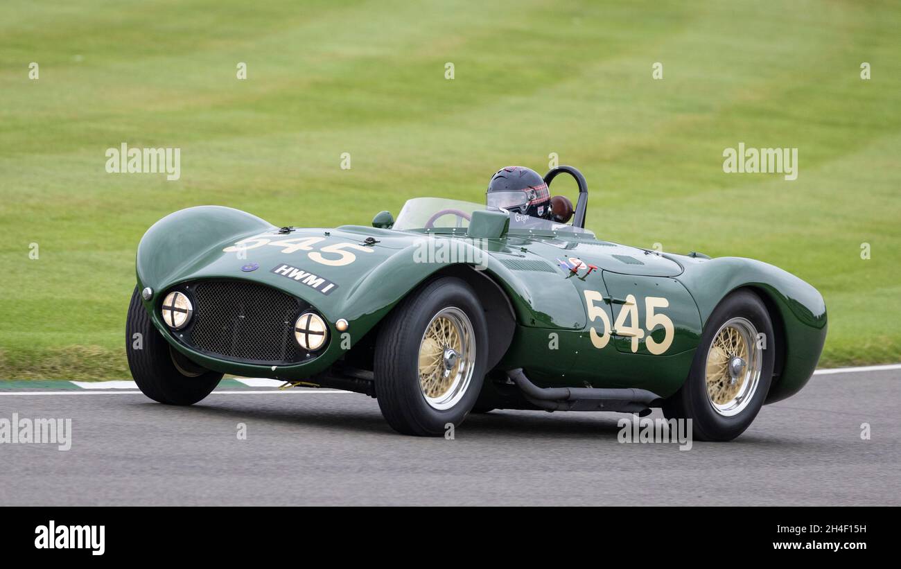 1955 HWM-Jaguar mit Fahrer Gregor Fisken beim Salvadori-Cup-Rennen beim 78. Goodwood Members Meeting, Sussex, Großbritannien. Stockfoto