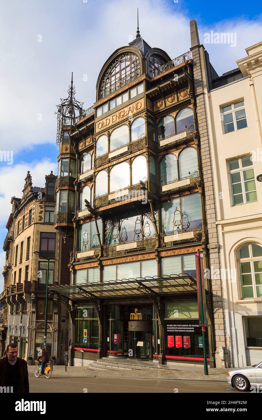 BRÜSSEL, BELGIEN - 10. MAI 2013: Das Old England Building im Stil des Jugendstils ist das Musical Instrument Museum. Stockfoto