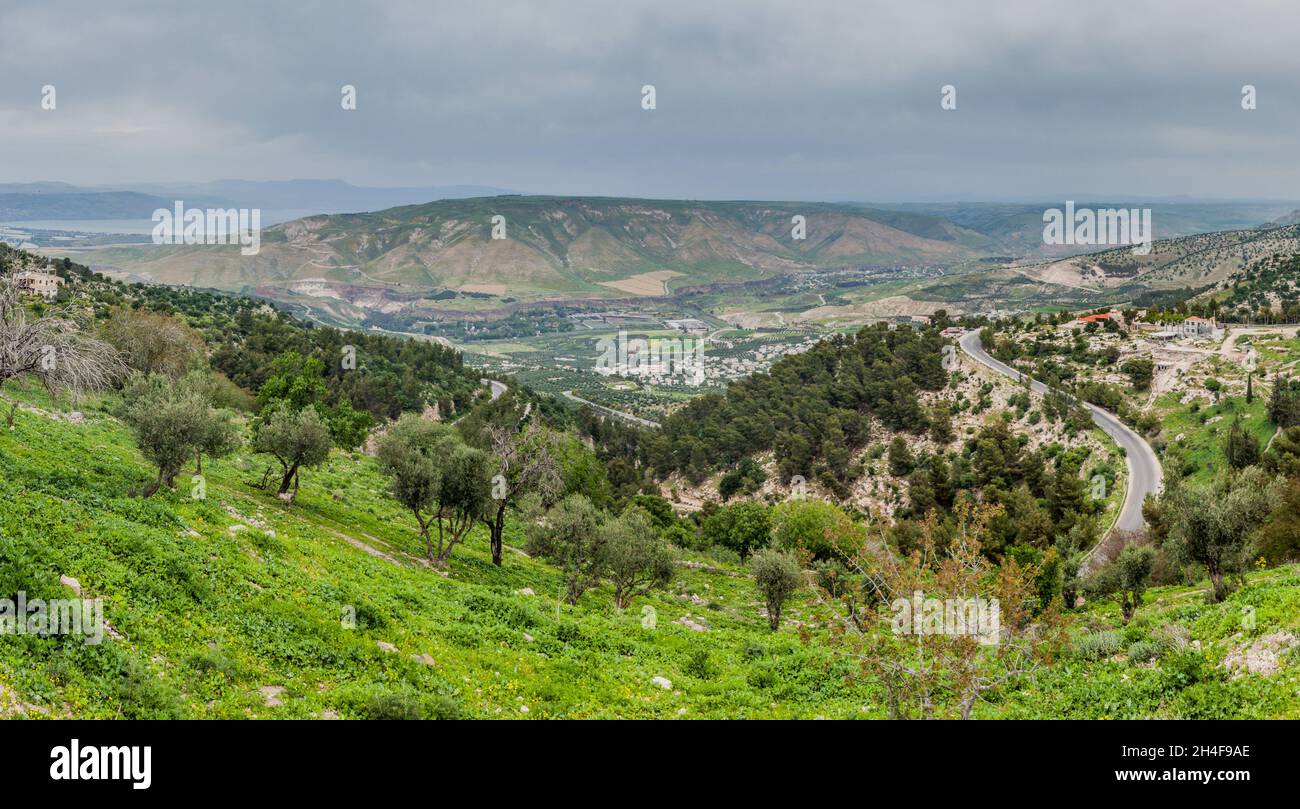 Blick auf die Golanhöhen von den Ruinen von Umm Qais, Jordanien Stockfoto