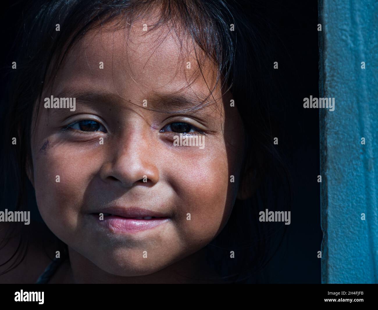 San Pedro. Brasilien - Sep 2019: Porträt eines Mädchens, einer lokalen Bewohnerin des Amazonas-Regenwaldes. Javari Valley. Amazonien. Lateinamerika (Valle del Yava Stockfoto