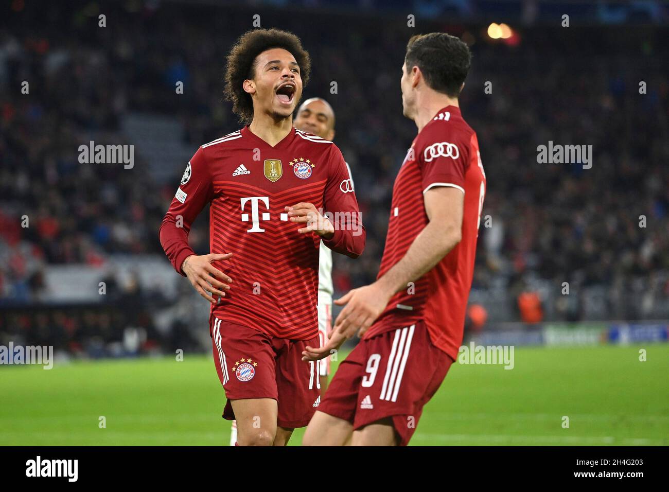 München, Deutschland. November 2021. Leroy SANE (FC Bayern München) nach Tor für 3-1 Fußball Champions League Gruppe E/FC Bayern München - SL Benfica Lisbon München am 2. November 2021 Â Credit: dpa/Alamy Live News Stockfoto