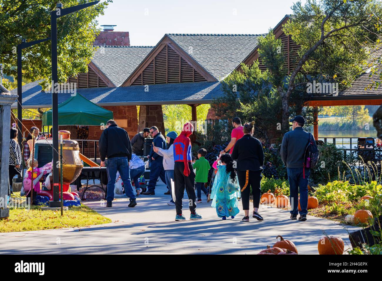 Oklahoma, OCT 29, 2021 - Hunt the Zoo Halloween Dekoration im OKC Zoo Stockfoto