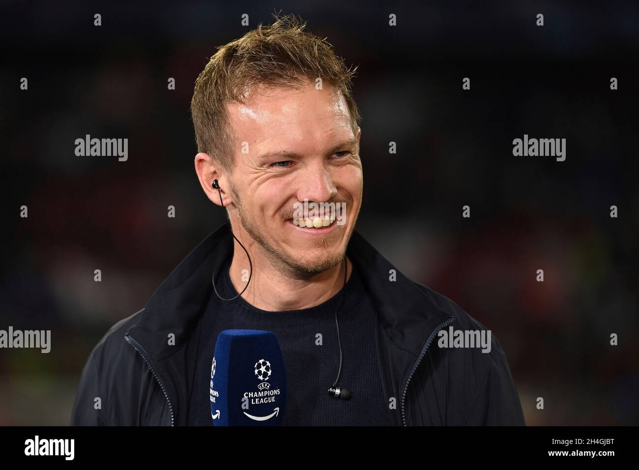 Trainer Julian NAGELSMANN (FC Bayern München) lacht, lacht, lacht, optimistisch, gut gelaunt, Einzelbild, getrimmt Einzelmotiv, Porträt, Porträt, Portrait Fußball Champions League Gruppe E/FC Bayern München - SL Benfica Lisbon 5-2, ALLIANZARENA München am 02.11. 2021 Stockfoto