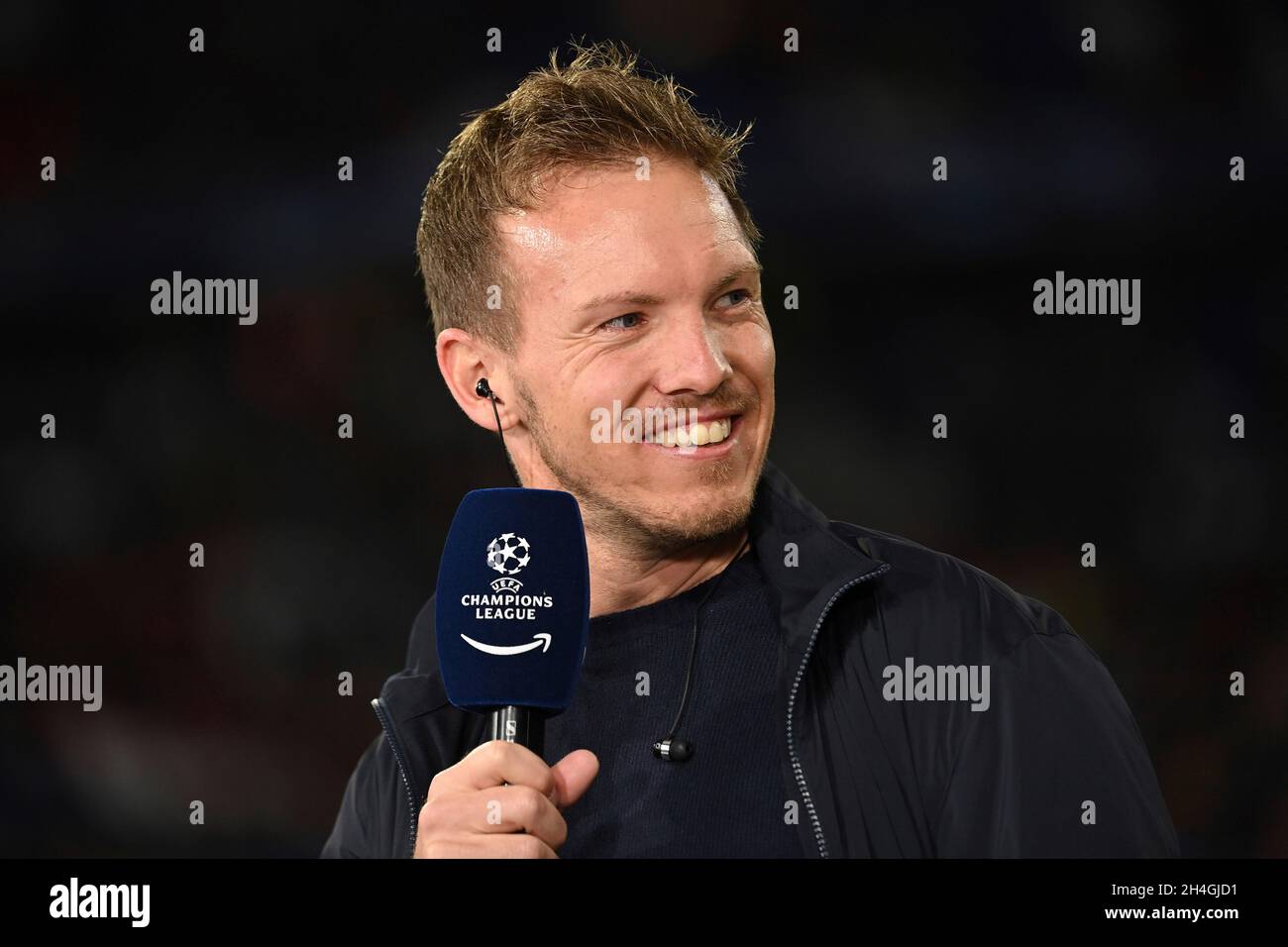 Trainer Julian NAGELSMANN (FC Bayern München) lacht, lacht, lacht, optimistisch, gut gelaunt, Einzelbild, getrimmt Einzelmotiv, Porträt, Porträt, Portrait Fußball Champions League Gruppe E/FC Bayern München - SL Benfica Lisbon 5-2, ALLIANZARENA München am 02.11. 2021 Stockfoto