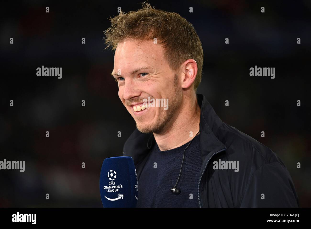 Trainer Julian NAGELSMANN (FC Bayern München) lacht, lacht, lacht, optimistisch, gut gelaunt, Einzelbild, getrimmt Einzelmotiv, Porträt, Porträt, Portrait Fußball Champions League Gruppe E/FC Bayern München - SL Benfica Lisbon 5-2, ALLIANZARENA München am 02.11. 2021 Stockfoto