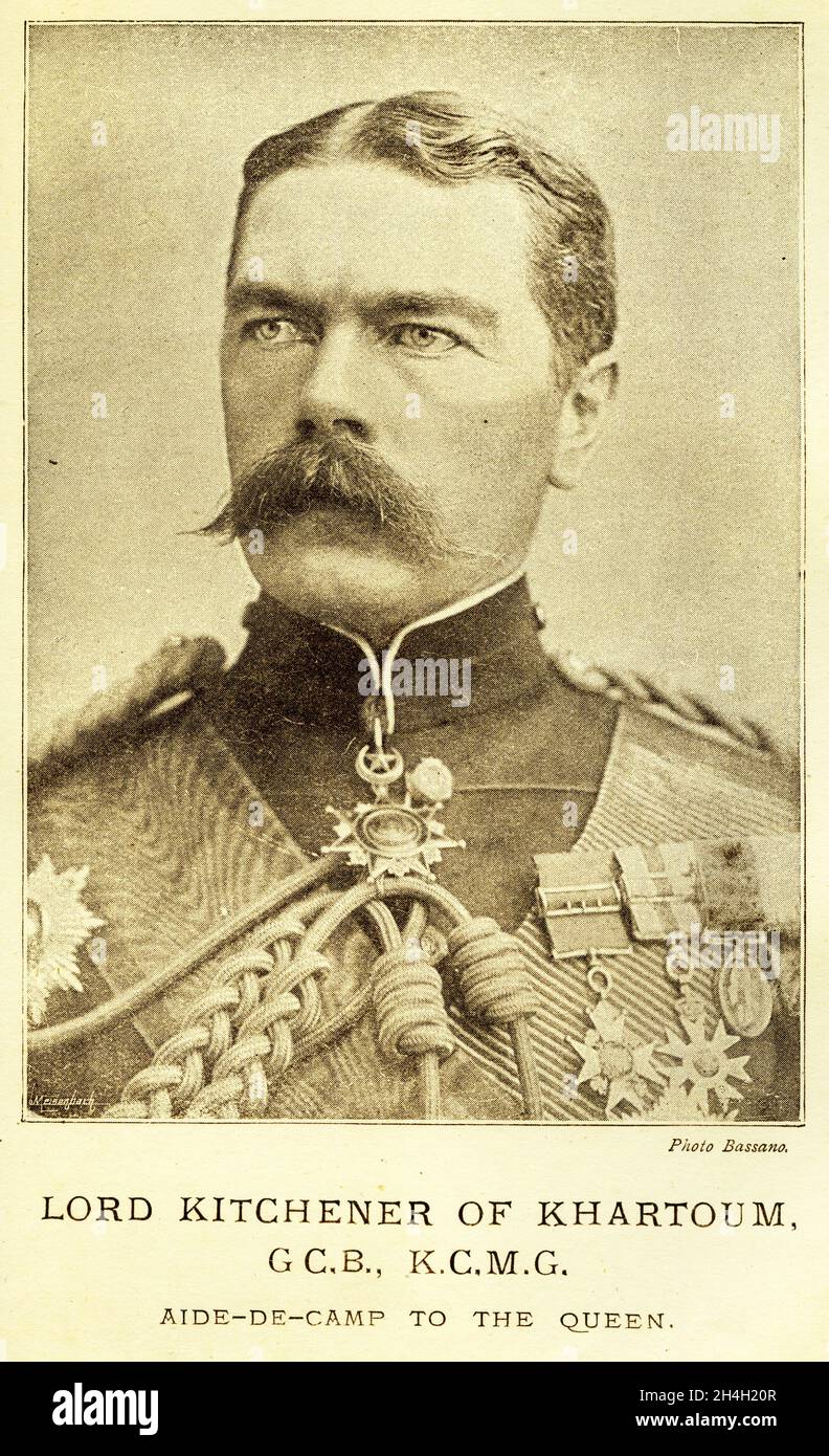 Horatio Herbert Kitchener, 1. Earl Kitchener KG, KP, GCB, OM, GCSI, GCMG, GCIE, PC (1850 – 1916) in Irland geborener hochrangiger Offizier der britischen Armee und Kolonialverwalter. Kitchener wurde bekannt für seine imperialen Kampagnen, seine verbrannte Erdpolitik gegen die Buren, seine Expansion der Lord Roberts Konzentrationslager während des Zweiten Burenkrieges und seine zentrale Rolle in der frühen Hälfte des Ersten Weltkriegs. Stockfoto