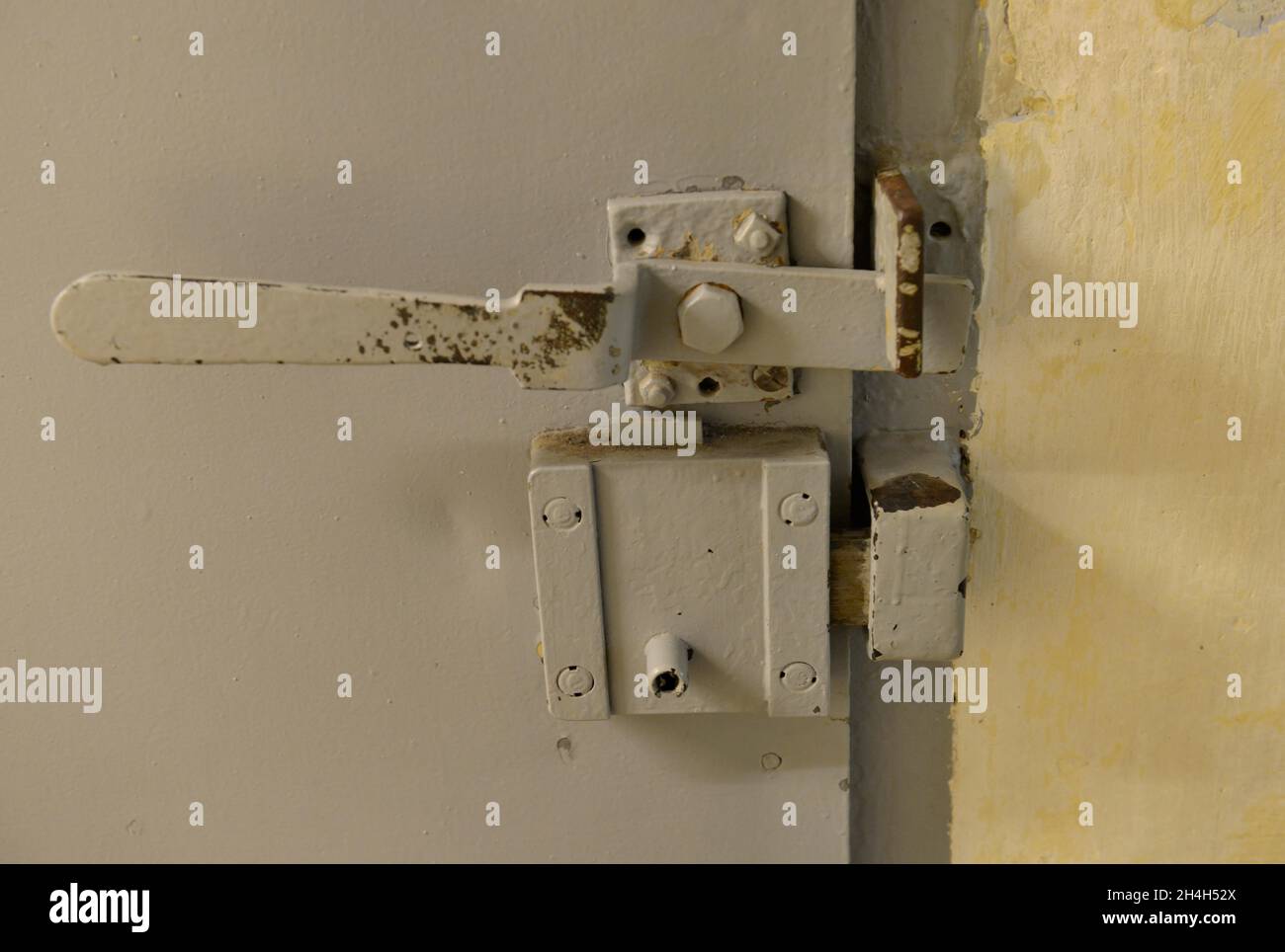 Bolt, Gefängniszelle, U-Boot, Stasi-Denkmal, Genslerstraße, Hohenschoenhausen, Lichtenberg, Berlin, Deutschland Stockfoto