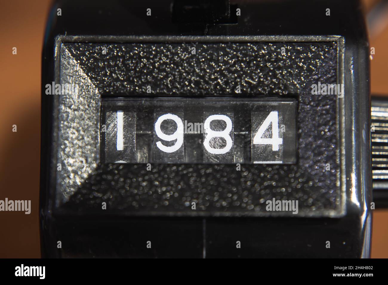 Ein Zählerstand, der eine 1984-Zahl anzeigt Stockfoto