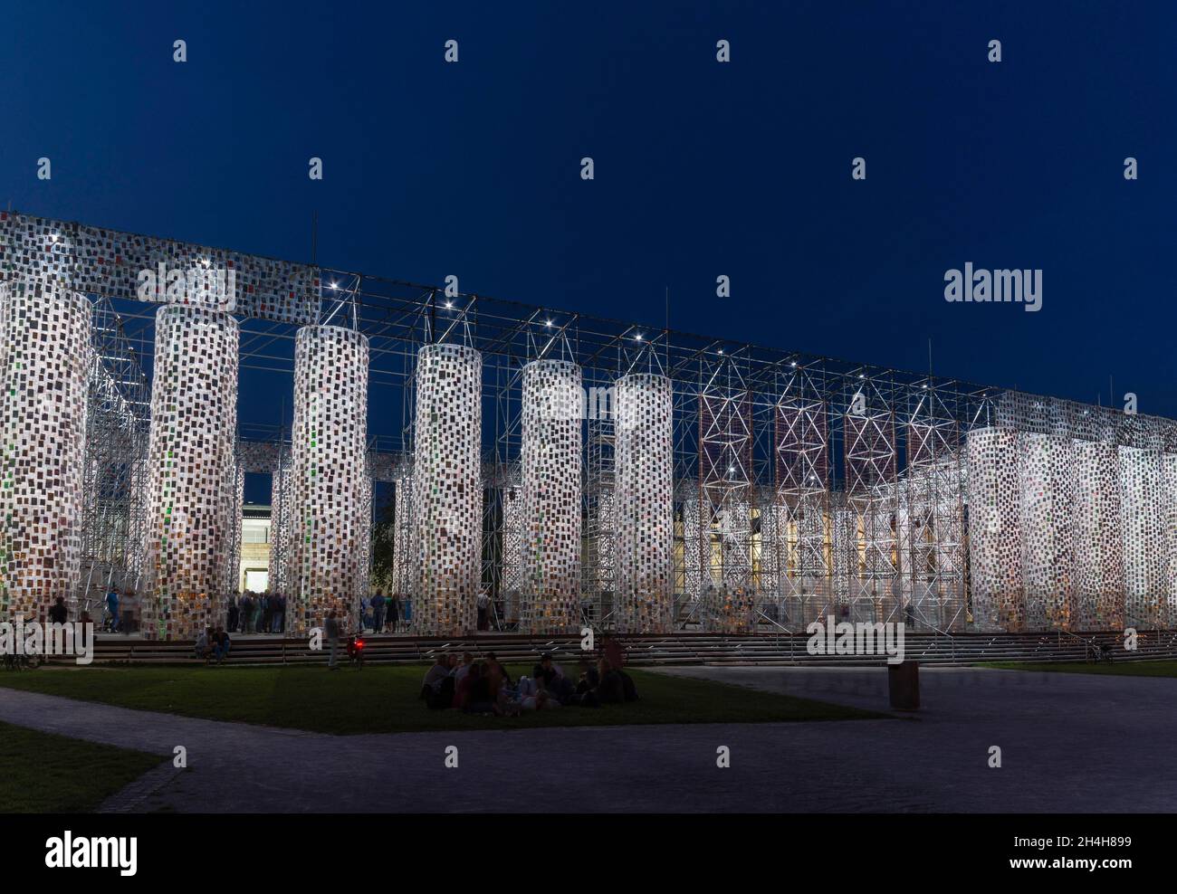 Marta Minujin, das Parthenon der Bücher, Fridericianum, Documenta 14, Friedrichsplatz, Kassel, Hessen, Deutschland Stockfoto