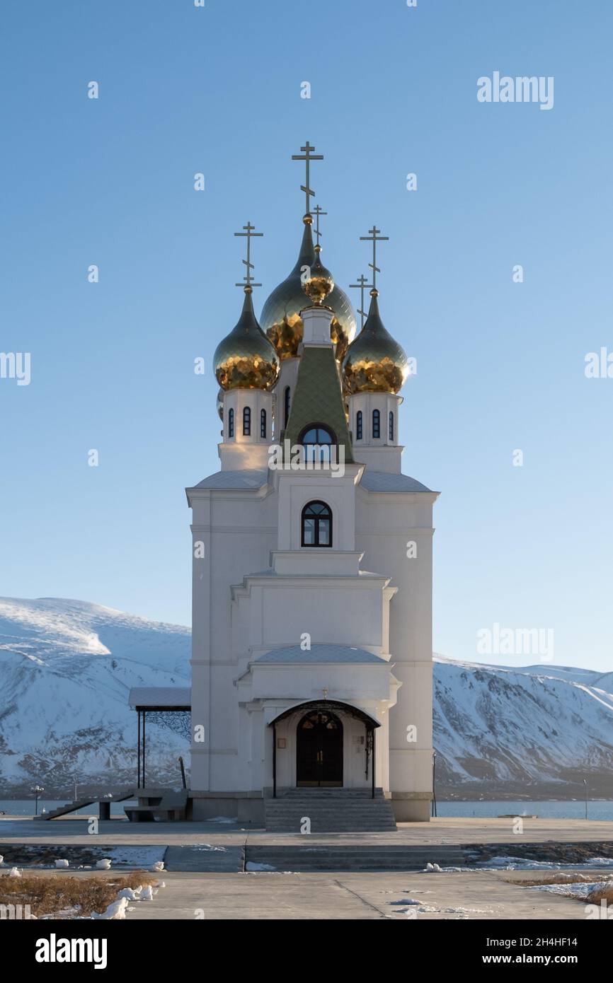 Egvekinot, Region Tschukotski, Russland - 16. Oktober 2021: Fassade eines christlichen Tempels. Stockfoto